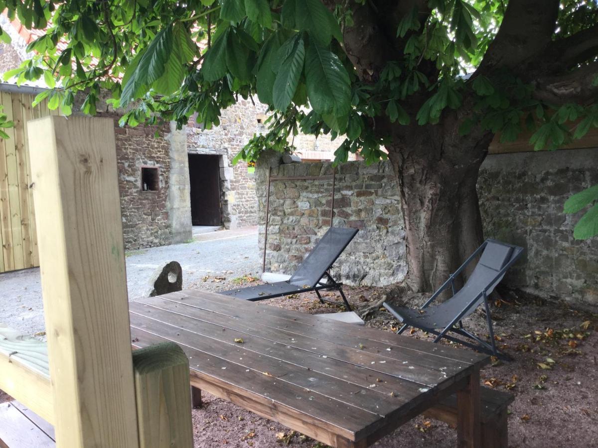 Le Loup Dans La Bergerie Bed & Breakfast Montmartin-sur-Mer Exterior photo